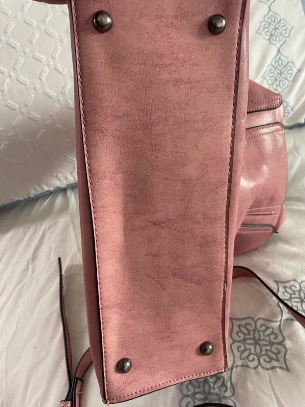 Women’s Pink Crossbody Tote Bag - Versatile Everyday Carry - Picture 4 of 6